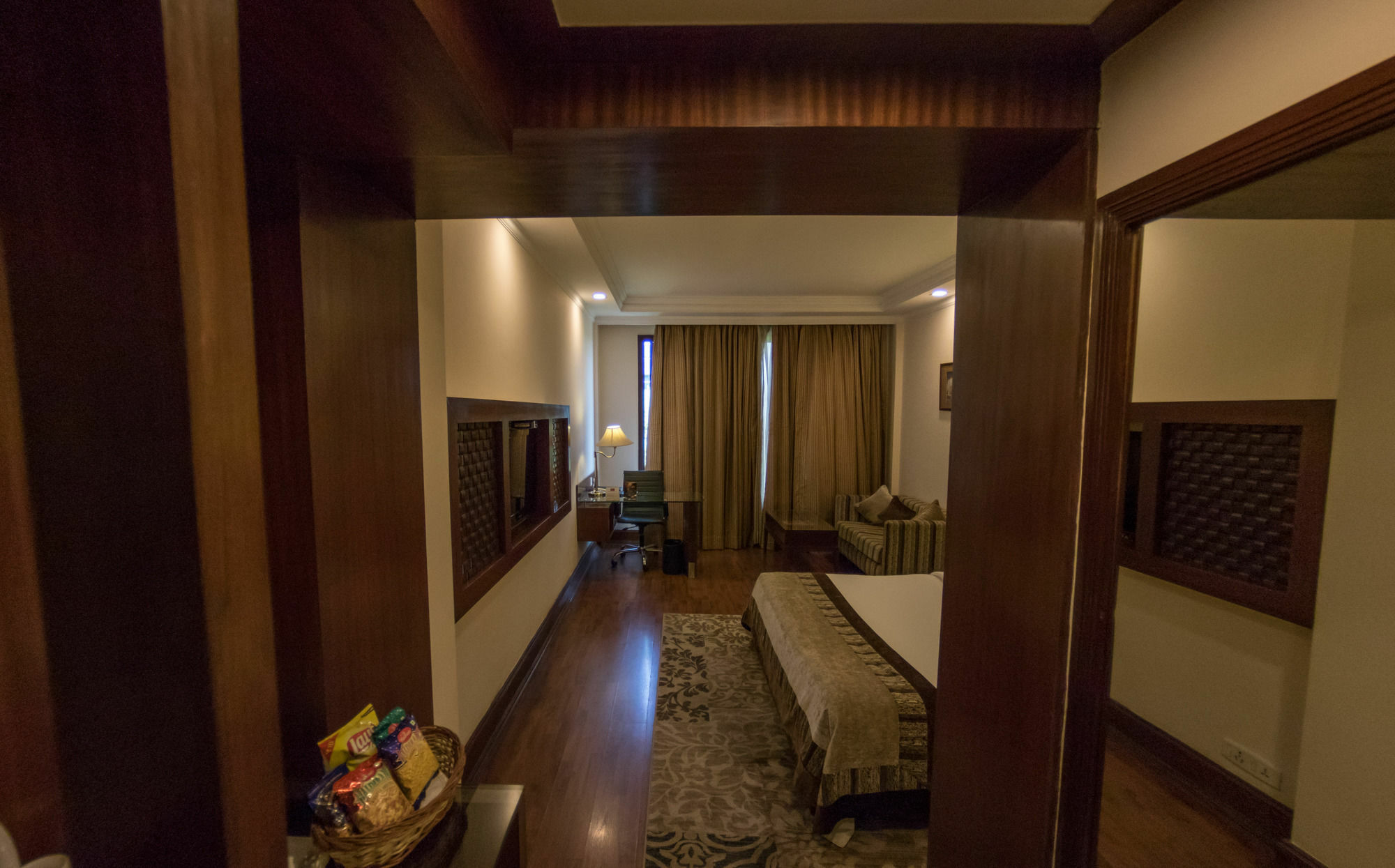 Hotel The Bristol Gurgaon Exterior foto