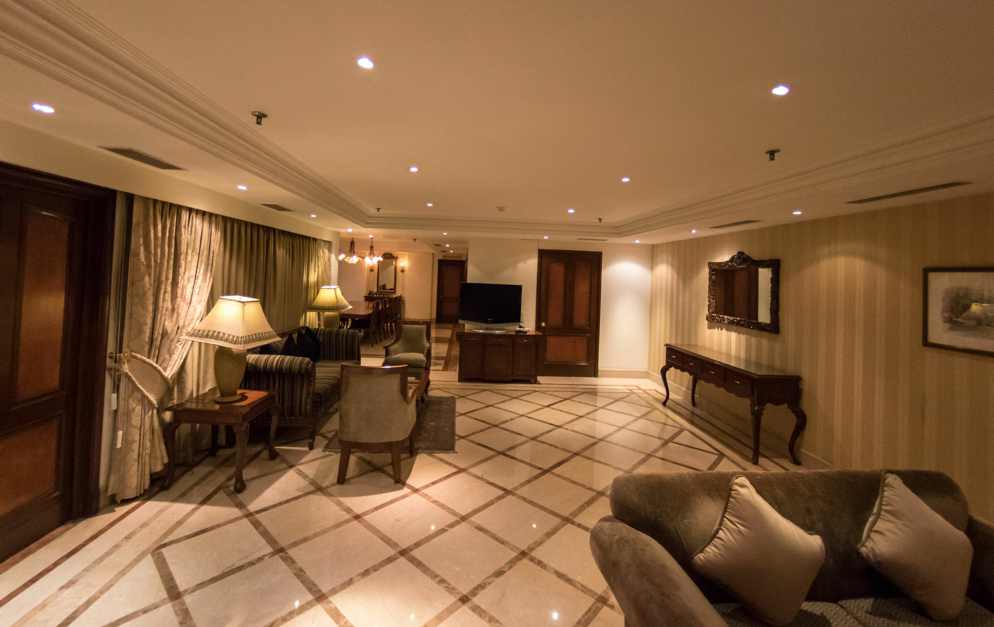 Hotel The Bristol Gurgaon Exterior foto