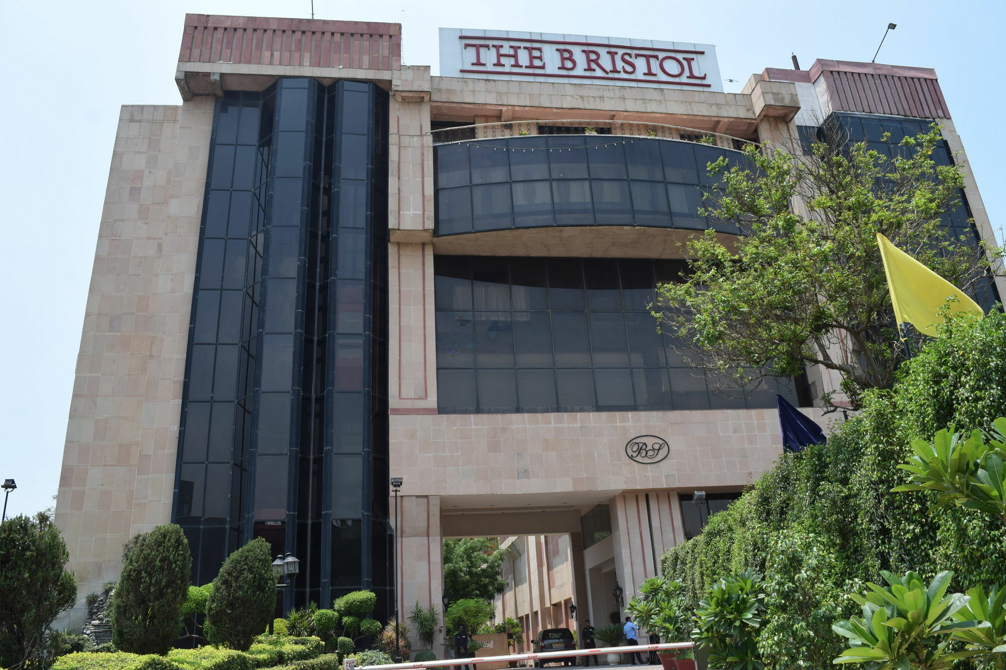 Hotel The Bristol Gurgaon Exterior foto